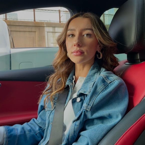 Meet your Posher, Mel - Picture 1 of 2